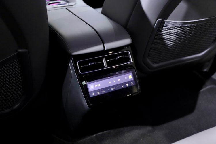 Used Zeekr 001 2025 WE Edition 100 kWh Rear-Wheel Drive Interior 10