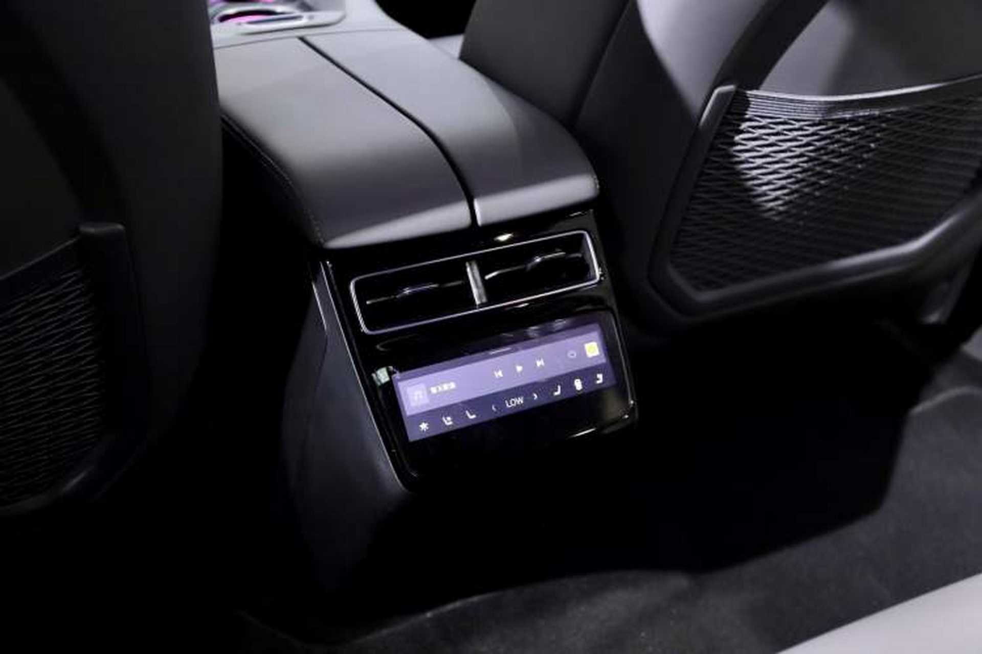 Used Zeekr 001 2025 WE Edition 100 kWh Rear-Wheel Drive Interior 11