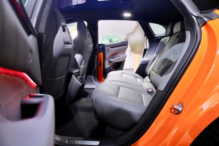 Used Zeekr 001 2025 WE Edition 100 kWh Rear-Wheel Drive Interior 6