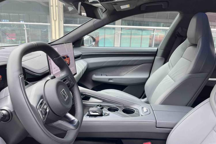 Used Zeekr 001 2025 WE Edition 100 kWh Rear-Wheel Drive Interior 7