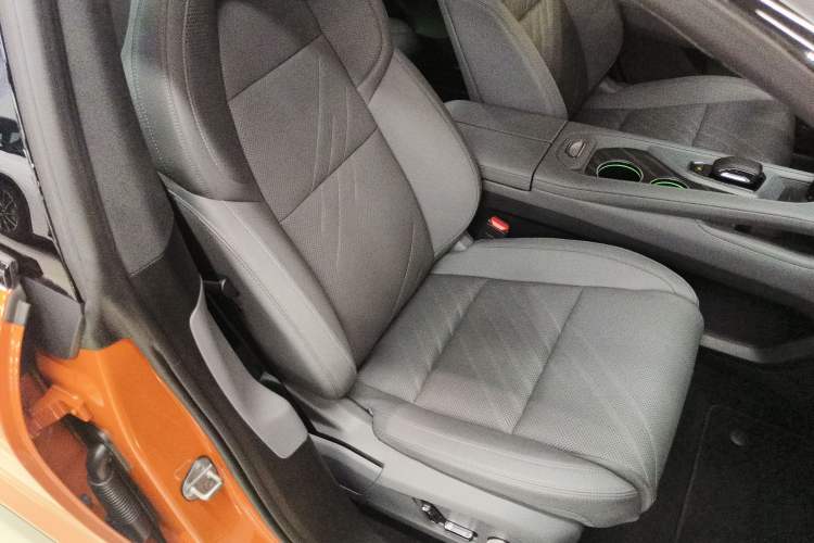 Used Zeekr 001 2025 WE Edition 95 kWh All-Wheel Drive Right Front Seat