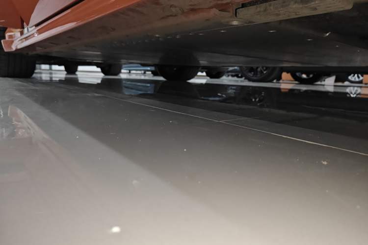 Used Zeekr 001 2025 WE Edition 95 kWh All-Wheel Drive Right Side Sill