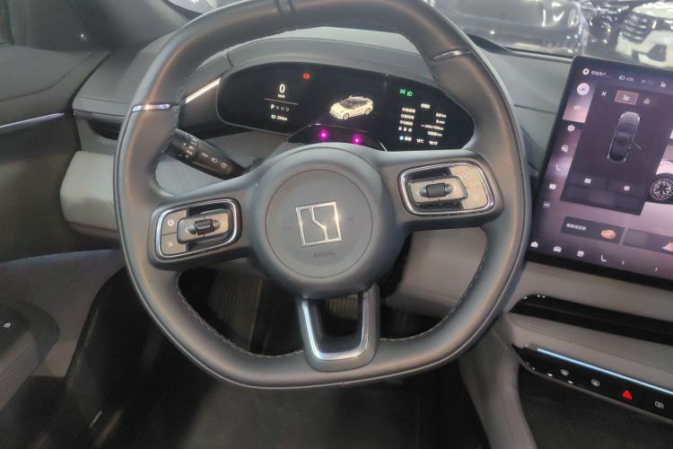 Used Zeekr 001 2025 WE Edition 100 kWh Rear-Wheel Drive Steering Wheel