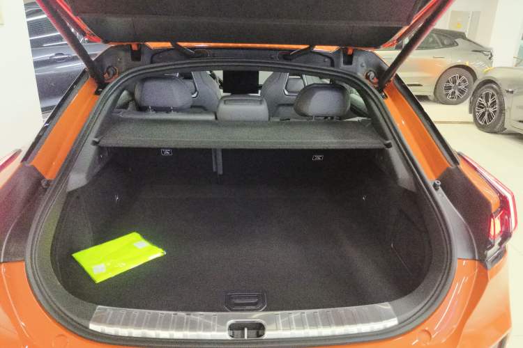 Used Zeekr 001 2025 WE Edition 95 kWh All-Wheel Drive Trunk