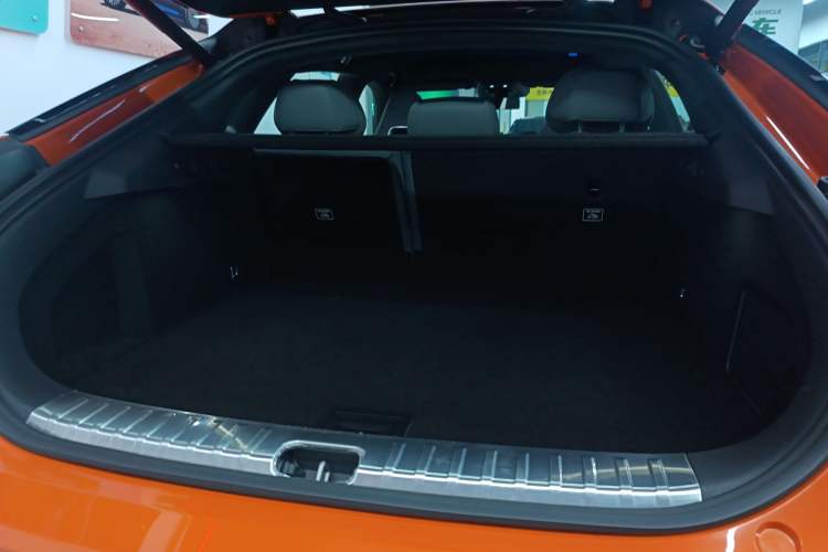 Used Zeekr 001 2025 WE Edition 100 kWh Rear-Wheel Drive Trunk