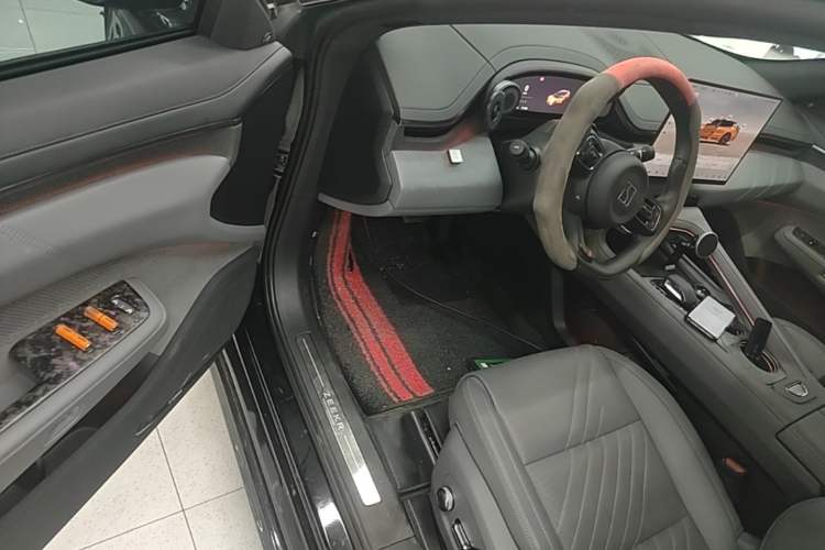 Used Zeekr 001 2025 YOU Edition 100 kWh All-Wheel Drive Driver Seat