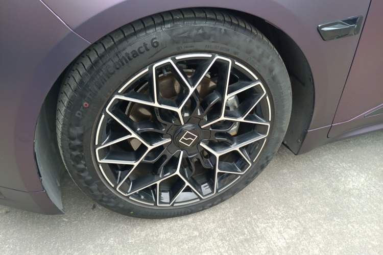 Used Zeekr 001 2025 ME Version 100 kWh All-Wheel Drive Exterior 3