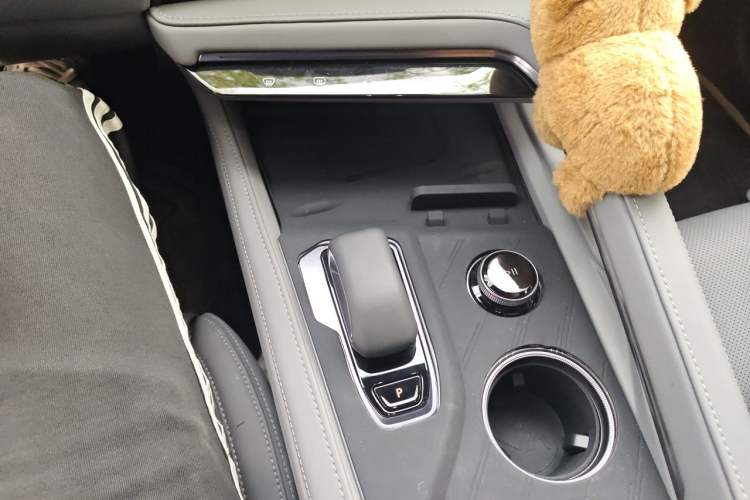 Used Zeekr 001 2025 WE Edition 95 kWh All-Wheel Drive Gear Lever