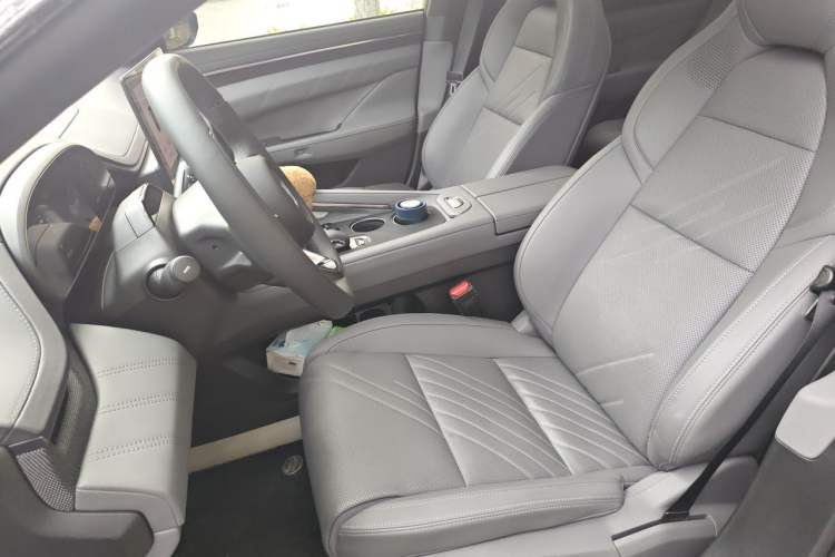 Used Zeekr 001 2025 WE Edition 95 kWh All-Wheel Drive Left Front Seat