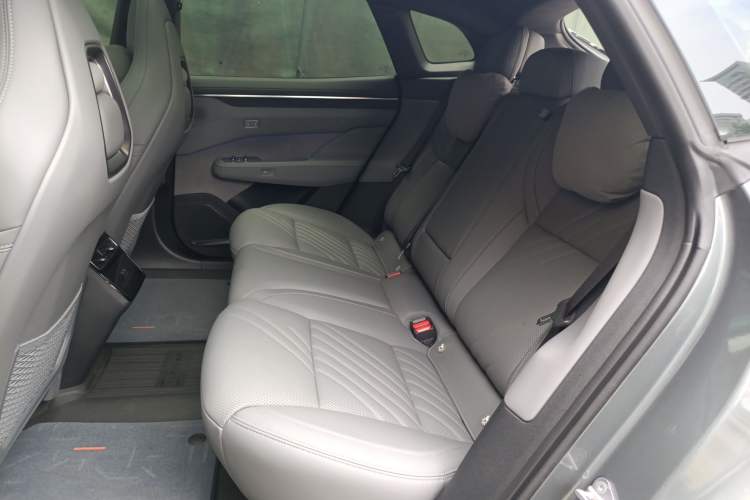 Used Zeekr 001 2025 ME Version 100 kWh All-Wheel Drive Left Rear Seat