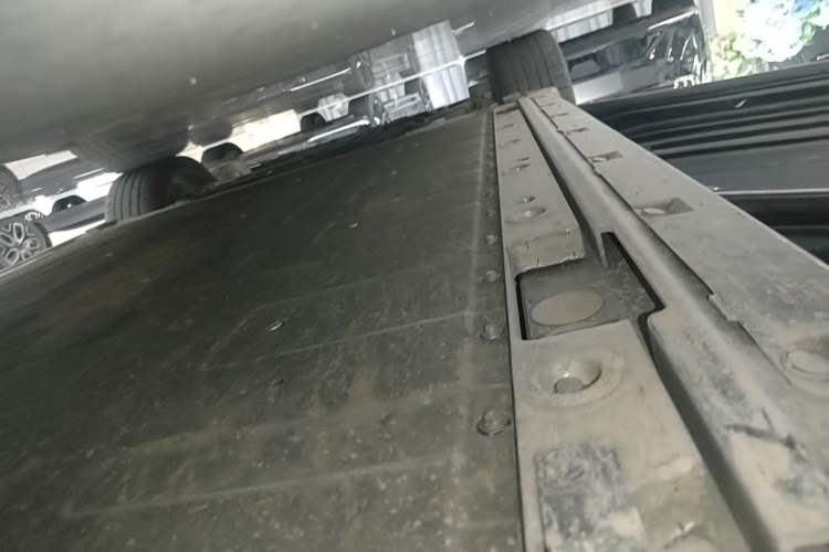 Used Zeekr 001 2025 YOU Edition 100 kWh All-Wheel Drive Left Side Sill