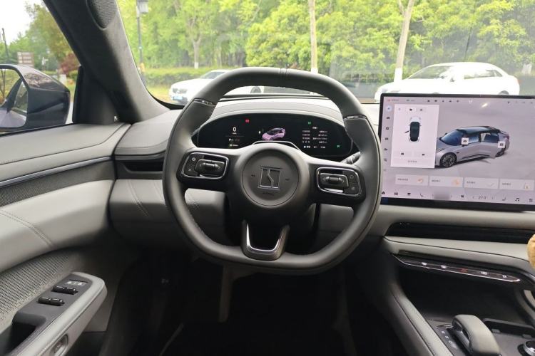 Used Zeekr 001 2025 WE Edition 95 kWh All-Wheel Drive Steering Wheel