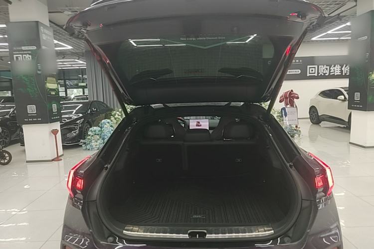 Used Zeekr 001 2025 YOU Edition 100 kWh All-Wheel Drive Trunk