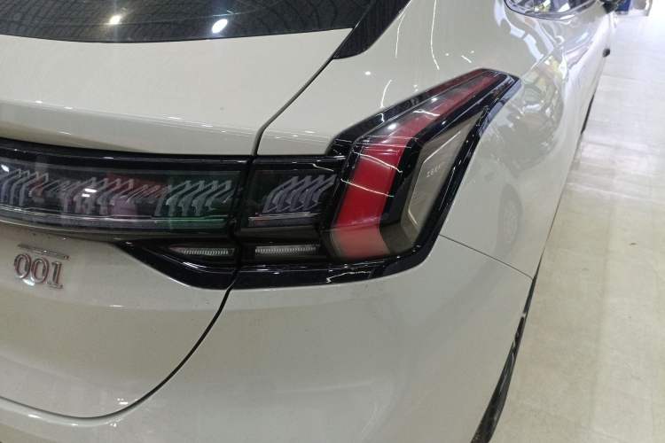 Used Zeekr 001 2025 ME Version 100 kWh All-Wheel Drive Exterior 3