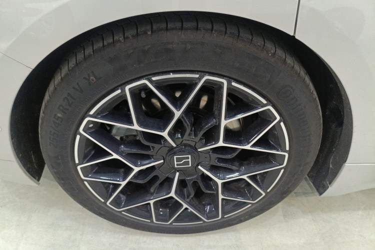 Used Zeekr 001 2025 ME Version 100 kWh All-Wheel Drive Exterior 5