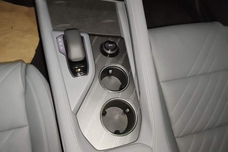 Used Zeekr 001 2025 YOU Edition 100 kWh All-Wheel Drive Gear Lever