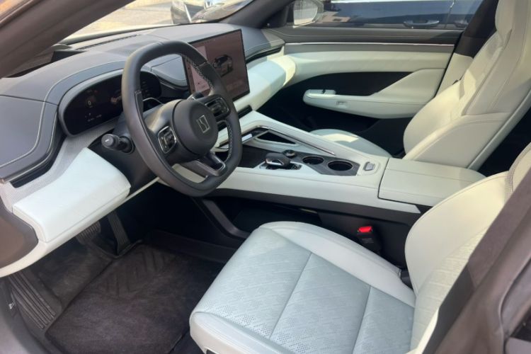 Used Zeekr 001 2025 ME Version 100 kWh All-Wheel Drive Interior 2