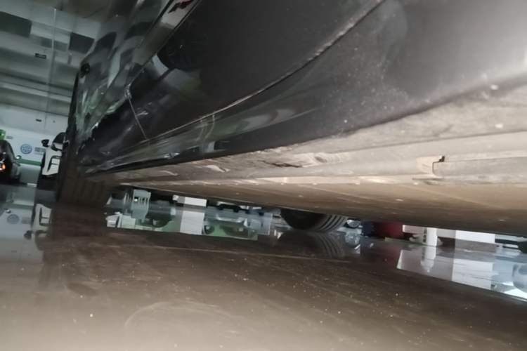 Used Zeekr 001 2025 YOU Edition 100 kWh All-Wheel Drive Left Side Sill