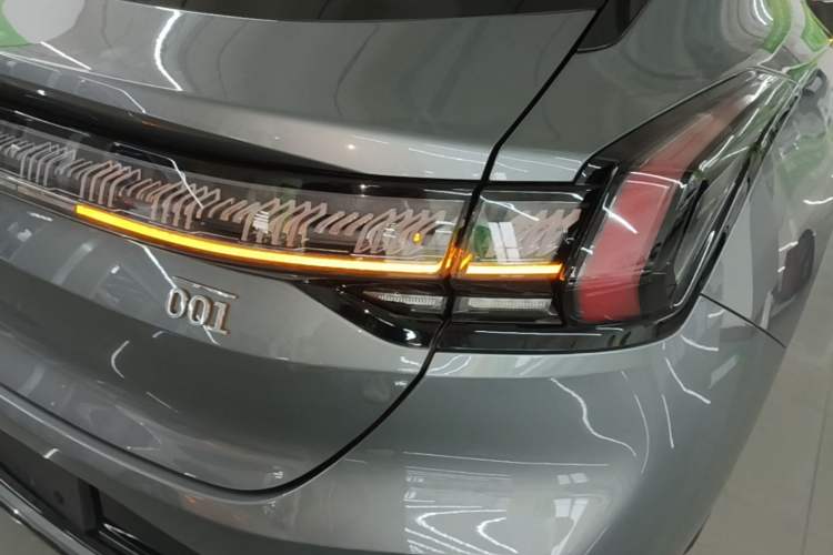 Used Zeekr 001 2025 YOU Edition 100 kWh All-Wheel Drive Right Rear Taillight