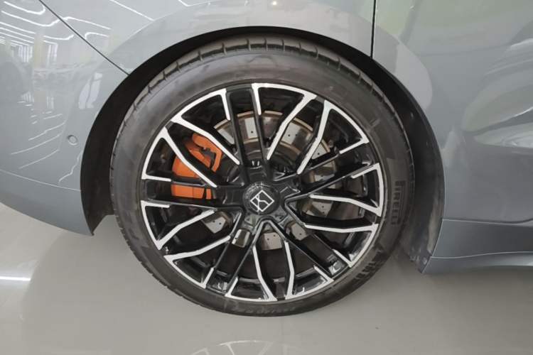 Used Zeekr 001 2025 YOU Edition 100 kWh All-Wheel Drive Right Rear Wheel Hub