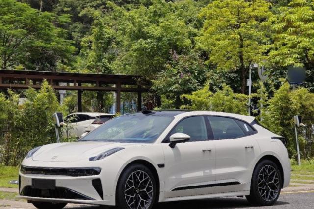 Used Zeekr 001 2025 WE Edition 95 kWh All-Wheel Drive