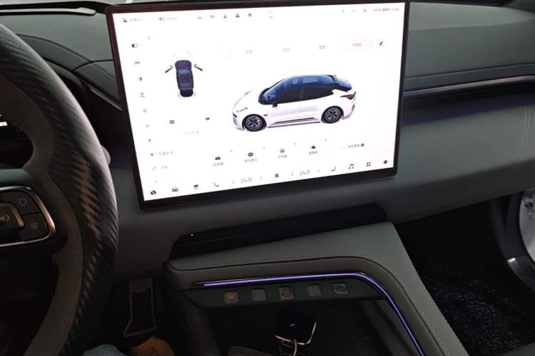 Used Zeekr 001 2025 WE Edition 100 kWh Rear-Wheel Drive Audio And AC Panel