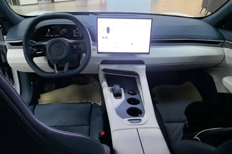 Used Zeekr 001 2025 YOU Edition 100 kWh All-Wheel Drive Center Console