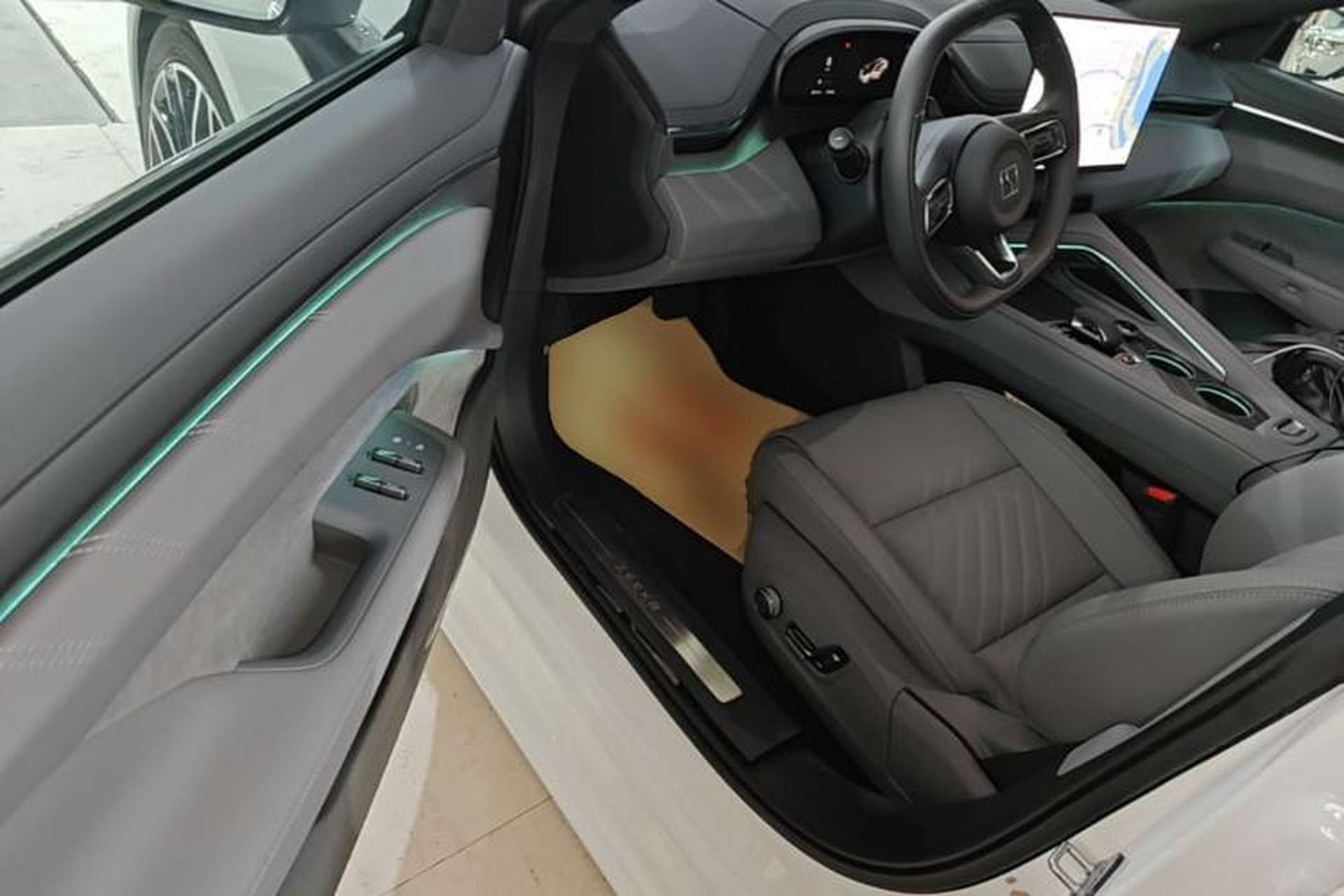 Used Zeekr 001 2025 YOU Edition 100 kWh All-Wheel Drive Driver Seat