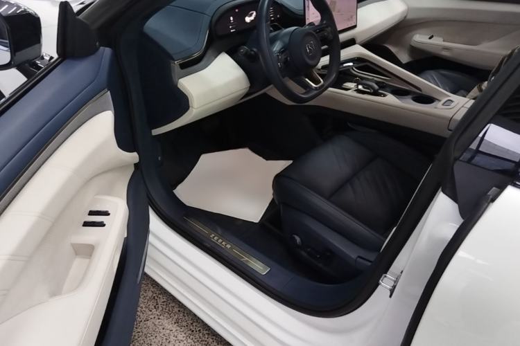Used Zeekr 001 2025 WE Edition 100 kWh Rear-Wheel Drive Driver Seat
