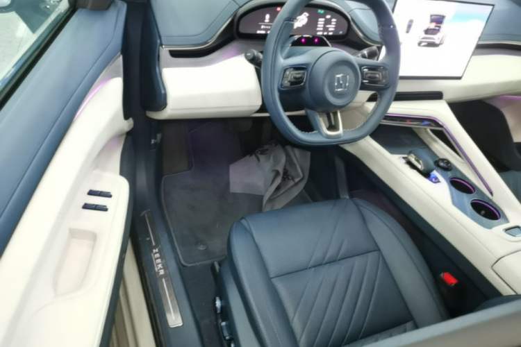Used Zeekr 001 2025 YOU Edition 100 kWh All-Wheel Drive Driver Seat