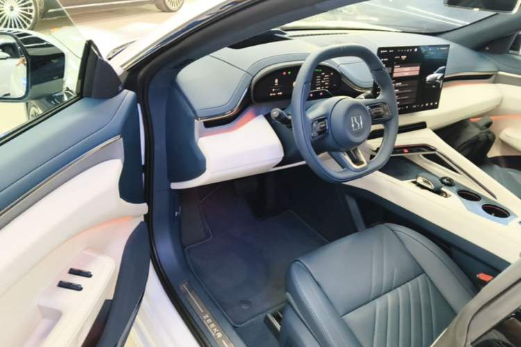 Used Zeekr 001 2025 YOU Edition 100 kWh All-Wheel Drive Driver Seat