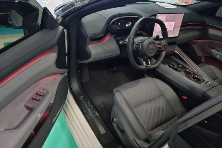 Used Zeekr 001 2025 WE Edition 100 kWh Rear-Wheel Drive Driver Seat