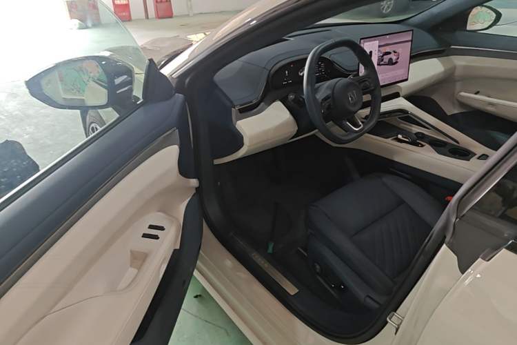 Used Zeekr 001 2025 YOU Edition 100 kWh All-Wheel Drive Driver Seat