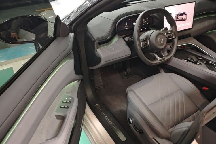 Used Zeekr 001 2025 WE Edition 100 kWh Rear-Wheel Drive Driver Seat