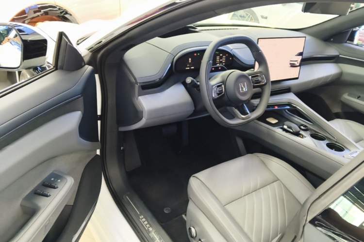 Used Zeekr 001 2025 YOU Edition 100 kWh All-Wheel Drive Driver Seat