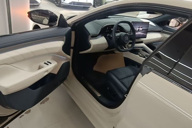 Used Zeekr 001 2025 YOU Edition 100 kWh All-Wheel Drive Driver Seat