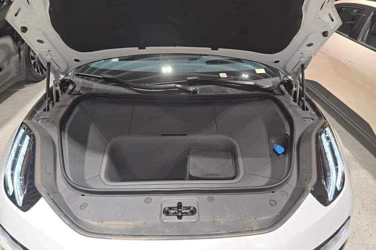 Used Zeekr 001 2025 YOU Edition 100 kWh All-Wheel Drive Engine Bay
