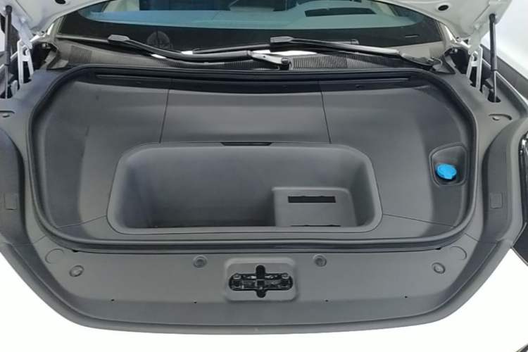 Used Zeekr 001 2025 YOU Edition 100 kWh All-Wheel Drive Engine Bay