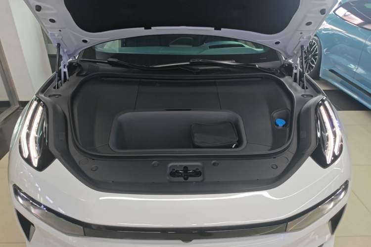 Used Zeekr 001 2025 YOU Edition 100 kWh All-Wheel Drive Engine Bay