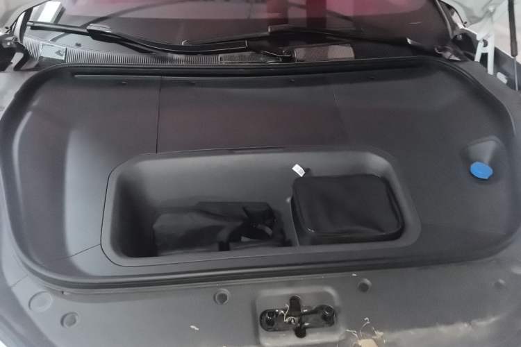 Used Zeekr 001 2025 YOU Edition 100 kWh All-Wheel Drive Engine Bay