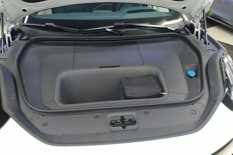 Used Zeekr 001 2025 YOU Edition 100 kWh All-Wheel Drive Engine Bay