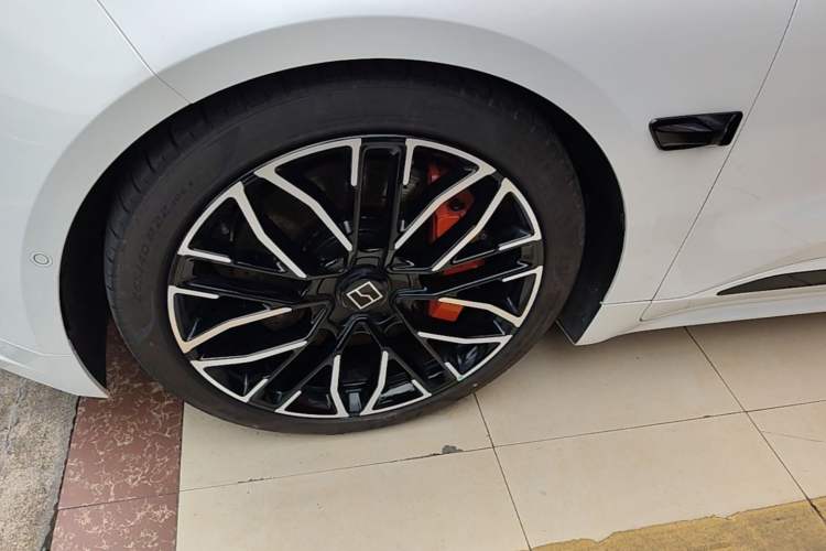 Used Zeekr 001 2025 YOU Edition 100 kWh All-Wheel Drive Exterior 4