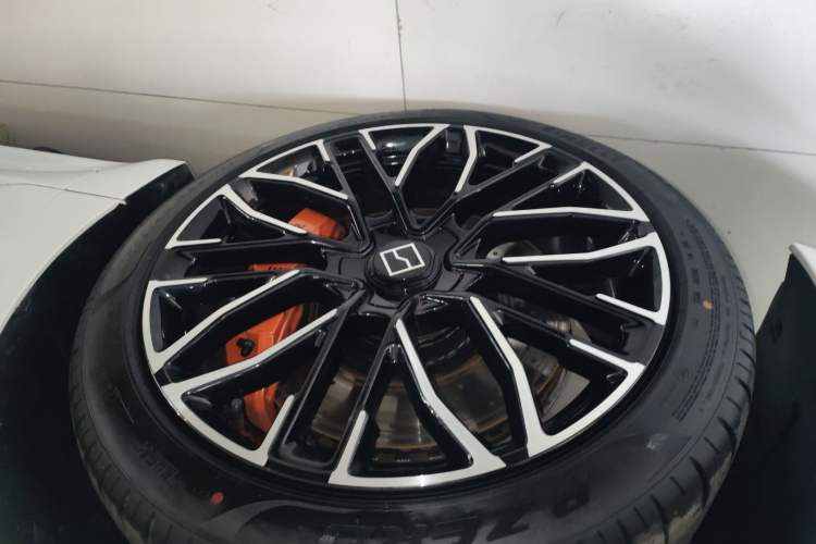 Used Zeekr 001 2025 YOU Edition 100 kWh All-Wheel Drive Exterior 4