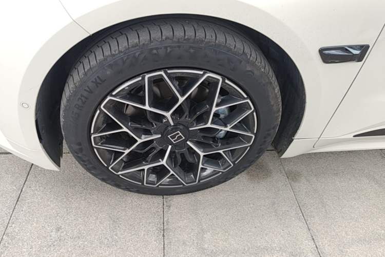 Used Zeekr 001 2025 WE Edition 95 kWh All-Wheel Drive Exterior 4