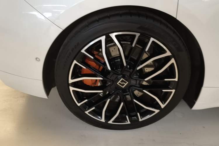 Used Zeekr 001 2025 YOU Edition 100 kWh All-Wheel Drive Exterior 5