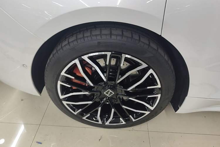 Used Zeekr 001 2025 YOU Edition 100 kWh All-Wheel Drive Exterior 5