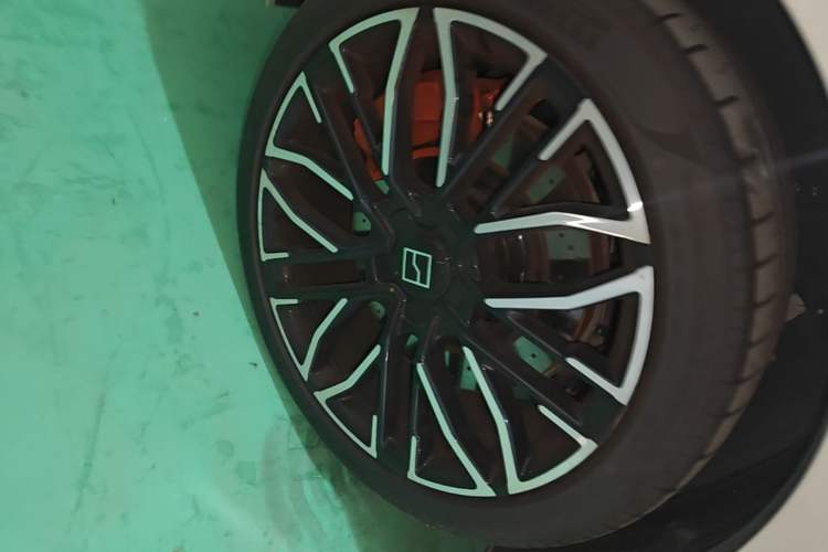 Used Zeekr 001 2025 YOU Edition 100 kWh All-Wheel Drive Exterior 5