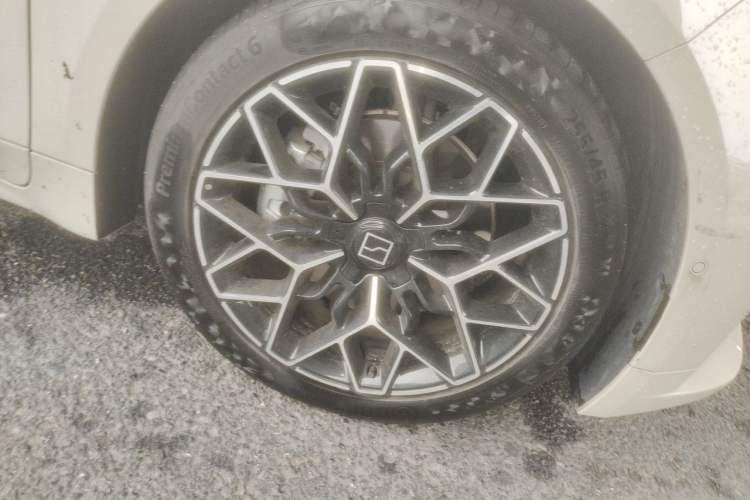 Used Zeekr 001 2025 WE Edition 95 kWh All-Wheel Drive Exterior 7