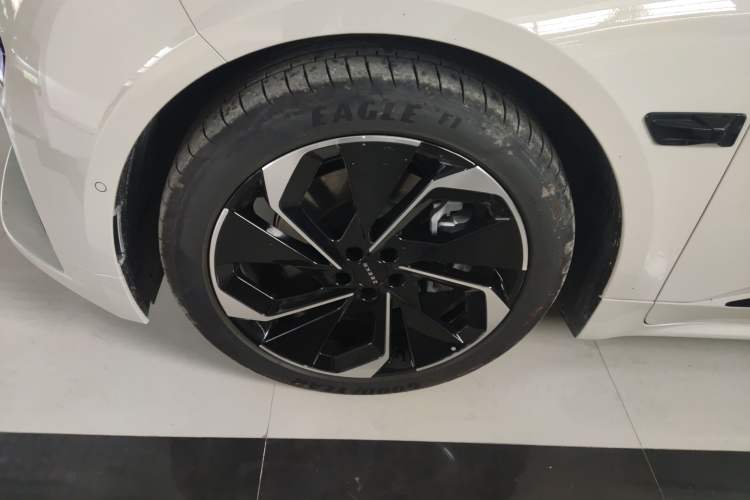 Used Zeekr 001 2025 WE Edition 100 kWh Rear-Wheel Drive Exterior 7