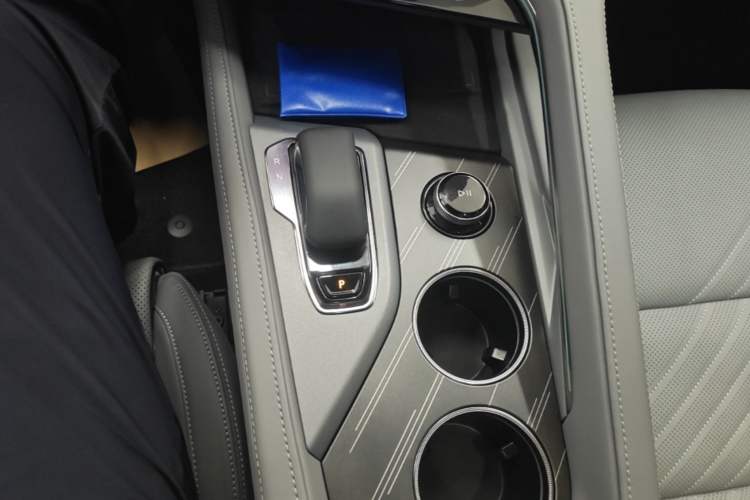 Used Zeekr 001 2025 YOU Edition 100 kWh All-Wheel Drive Gear Lever